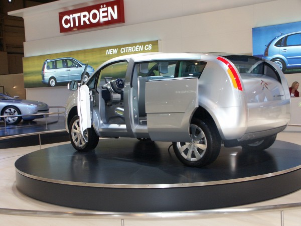 Citroen MPV Concept Side 
